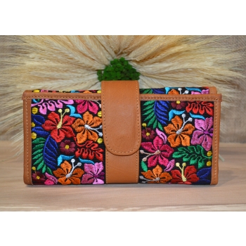 Portfel duży skórzany brązowy z kwiatowym kolorowym haftem .